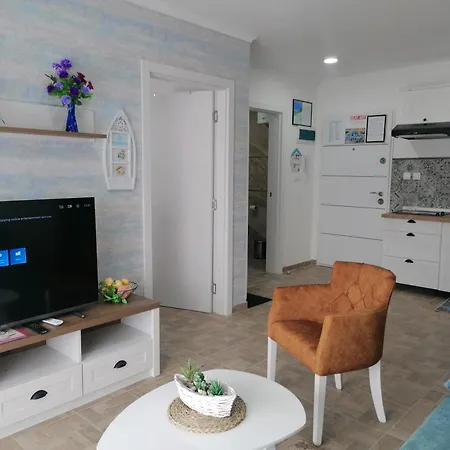 Kristi Lux New 1-bedroom With Pool, Balcony And Free Parking