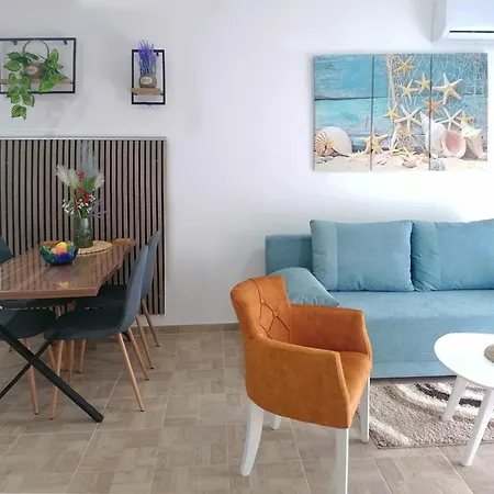 Kristi Lux New 1-bedroom With Pool, Balcony And Free Parking