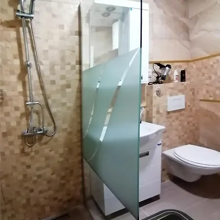 Kristi Lux New 1-bedroom With Pool, Balcony And Free Parking 公寓 *