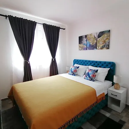 Kristi Lux New 1-bedroom With Pool, Balcony And Free Parking *