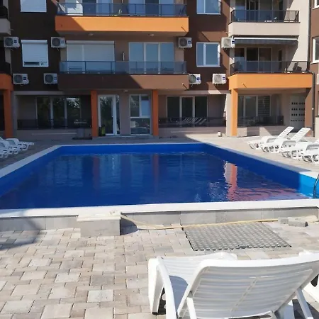 Kristi Lux New 1-bedroom With Pool, Balcony And Free Parking 公寓 Veliko Gradište